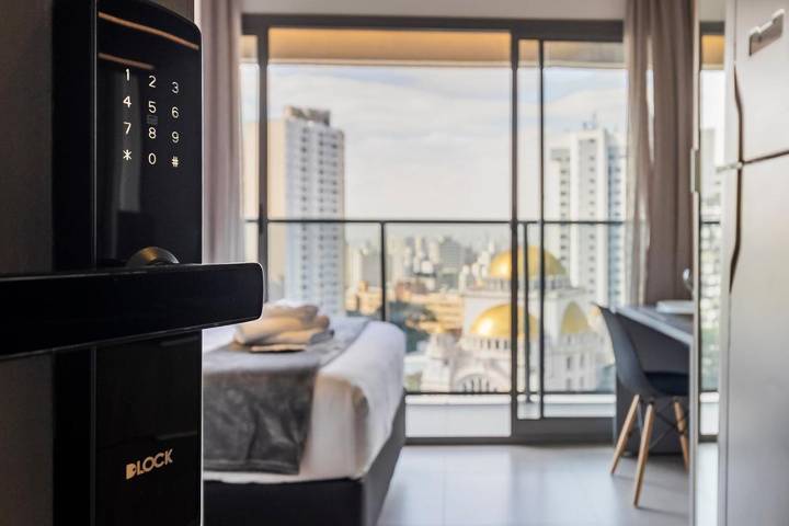 Apartamento para 2 personas, con terraza además de vistas y piscina en Vila Mariana