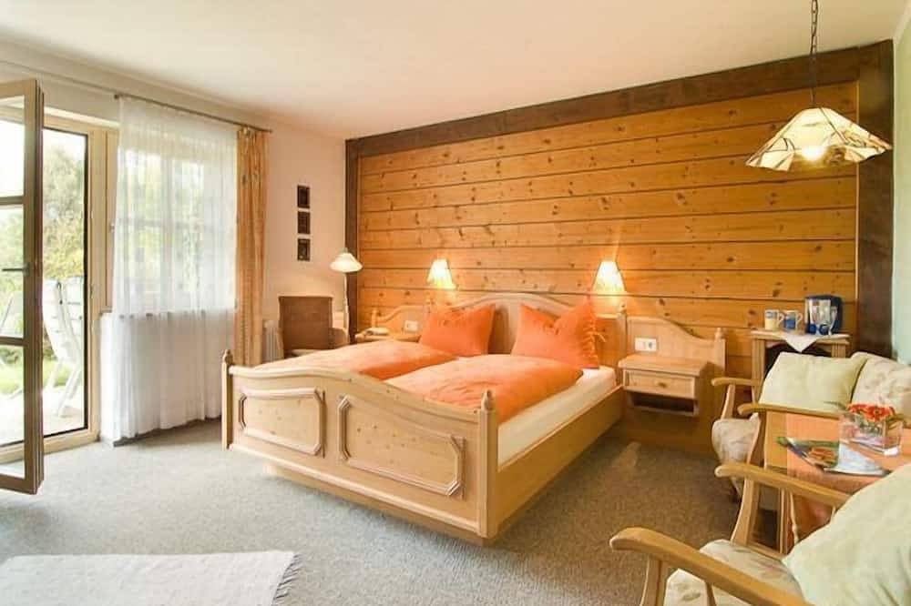 Ganze Wohnung, Ruhige Ferienwohnung im Grünen mit drei Schlafzimmern in Drachselsried, Ostbayern
