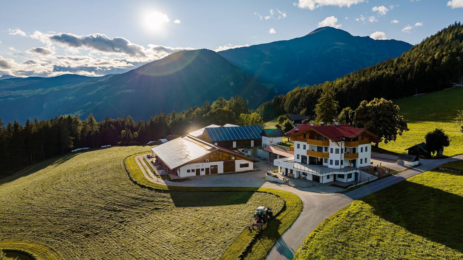 Ganze Wohnung, Ferienwohnung "Farm Forchnerhof Apt 3" mit Bergblick, 2 privaten Terrassen und Wlan in Terenten, Dolomiti Superski