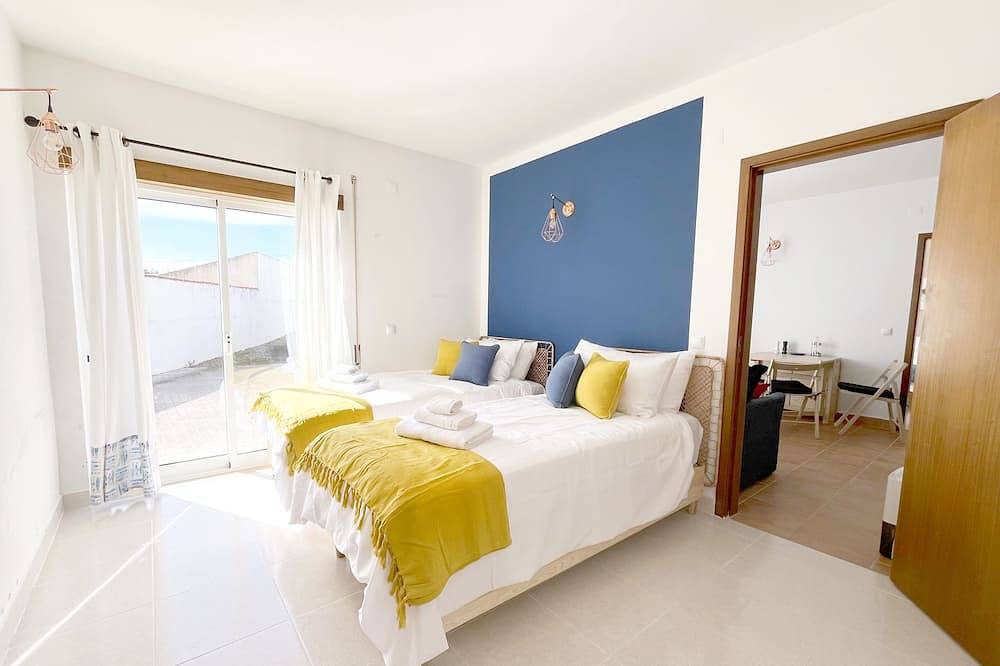 Quiet retreat with pool and panoramic views - the Hideaway in Salir do Porto, Tornada e Salir do Porto