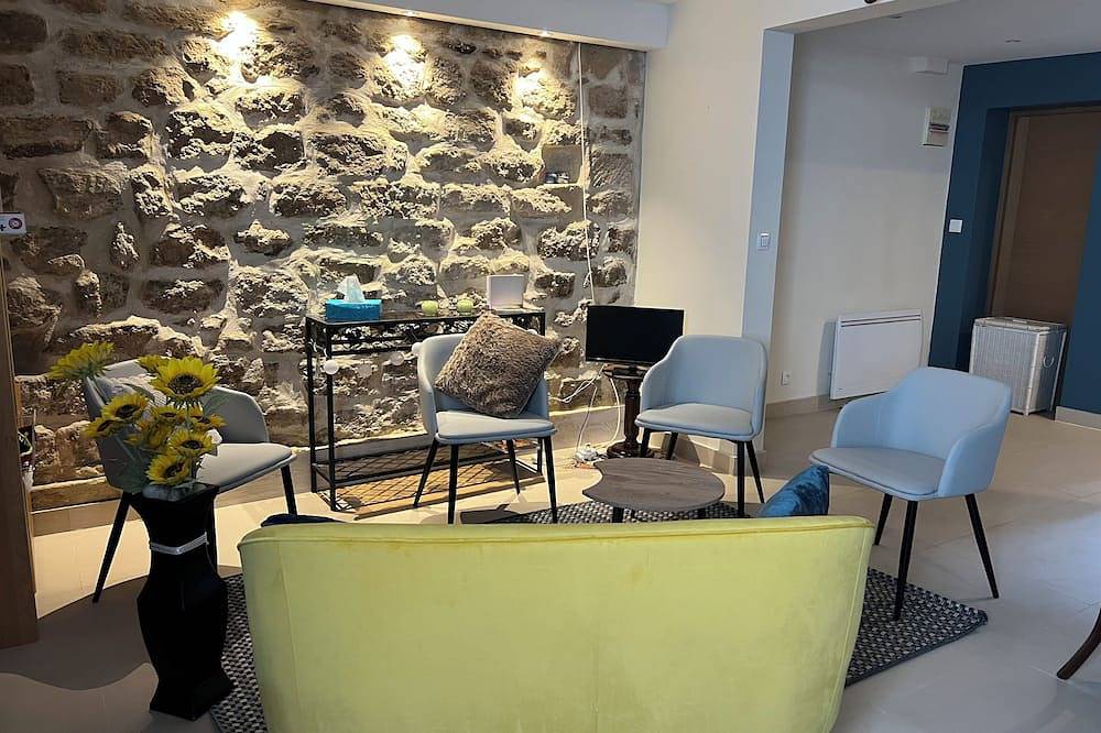 Charming townhouse, ideally located for exploring Paris and the surrounding area! in Fontenay-aux-Roses, Altos del Sena