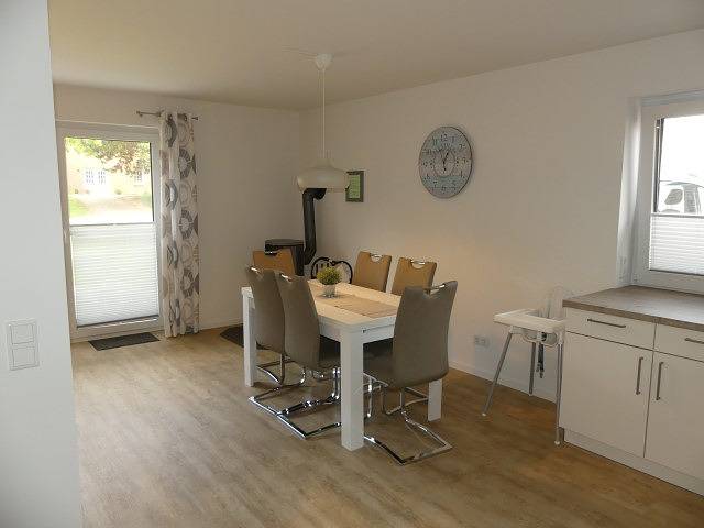 6 Personen Ferienhaus mit Sauna, Whirlpool, zwei Duschen sowie Kaminofen in Otterndorf in Otterndorf, Cuxland