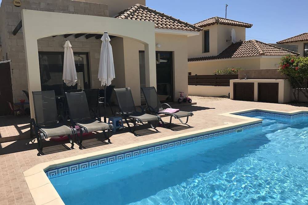 Casa vacanza a Πισσούρι a partire da 183€ a notte