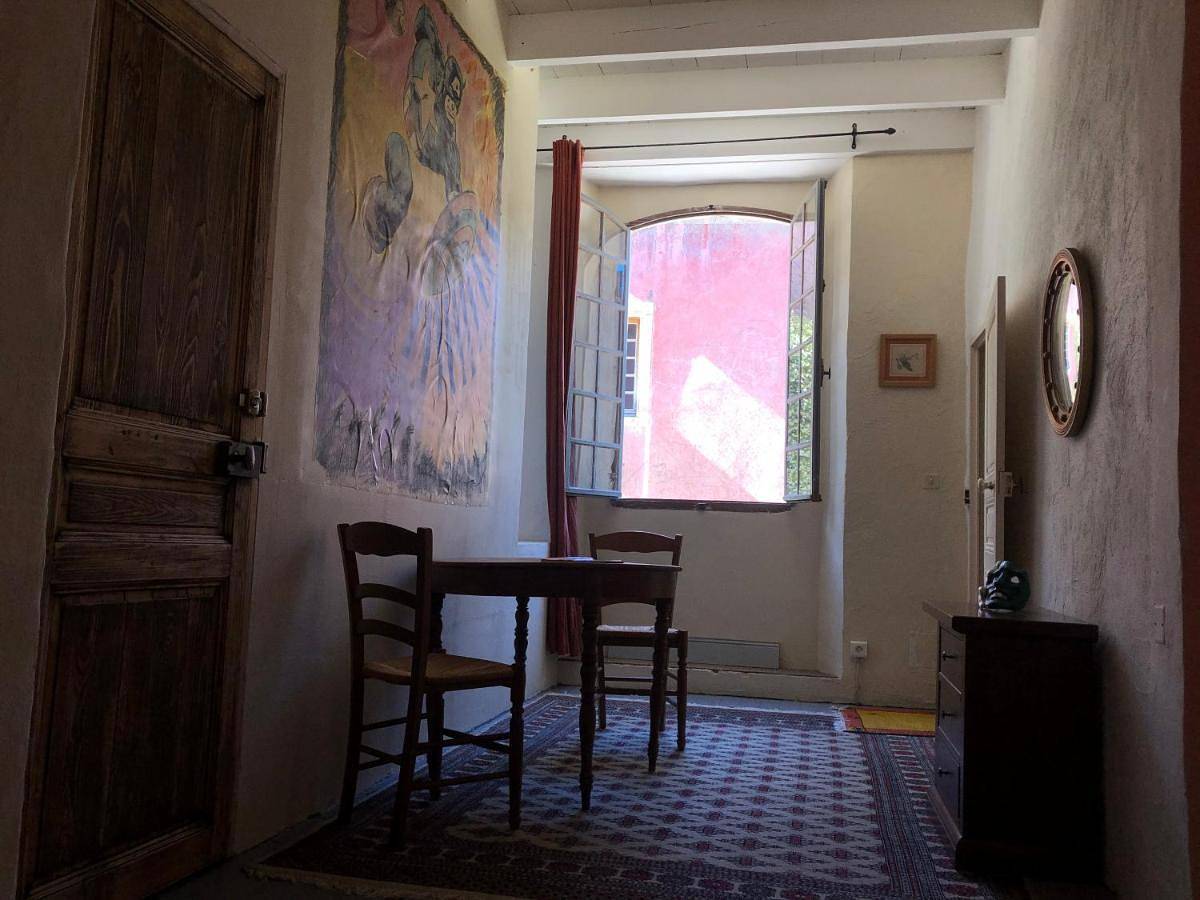 Queen Room in Oppède-le-Vieux, Oppède
