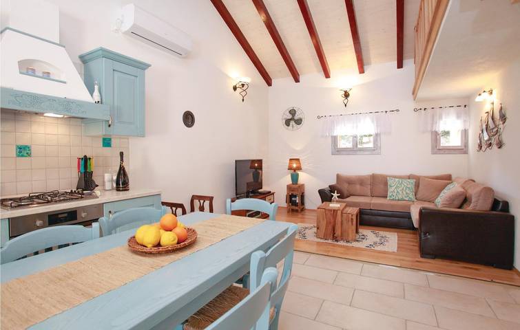 Cozy Seaside Retreat with Pool, Terrace, and Beach Access in Blato, Korcula