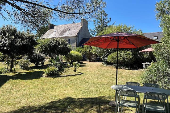 Location de vacances pour 4 personnes, avec jardin à Plonévez-Porzay