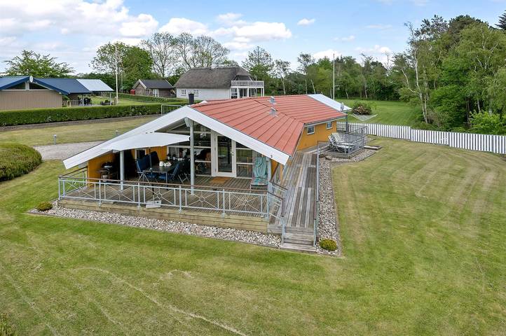 Ferienhaus für 8 Personen, mit Sauna und Garten sowie Whirlpool und Terrasse