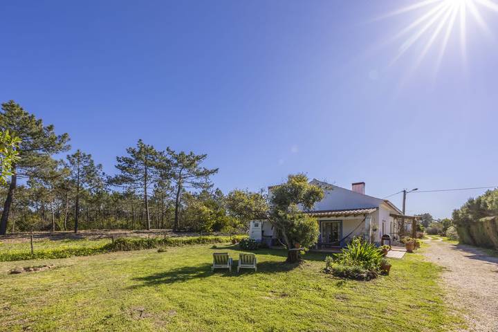 Location de vacances pour 7 personnes, avec balcon et jardin, adapté aux familles dans Rogil - 2