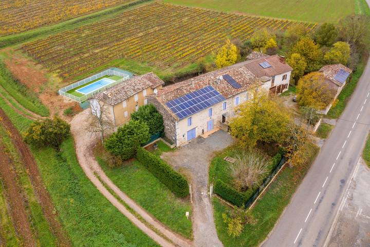 Gîte pour 15 personnes, avec piscine et terrasse - 1