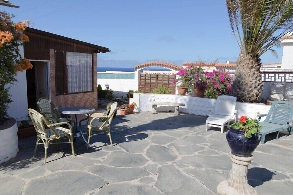Ferienhaus mit großem Garten am Strand in Playa del Hombre, Telde