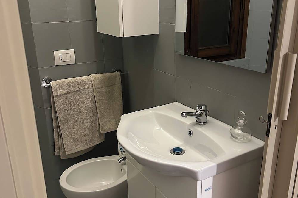 Apartamento entero, Bright Studio Apartment Serviced Area in Legnano, Provincia de Milan