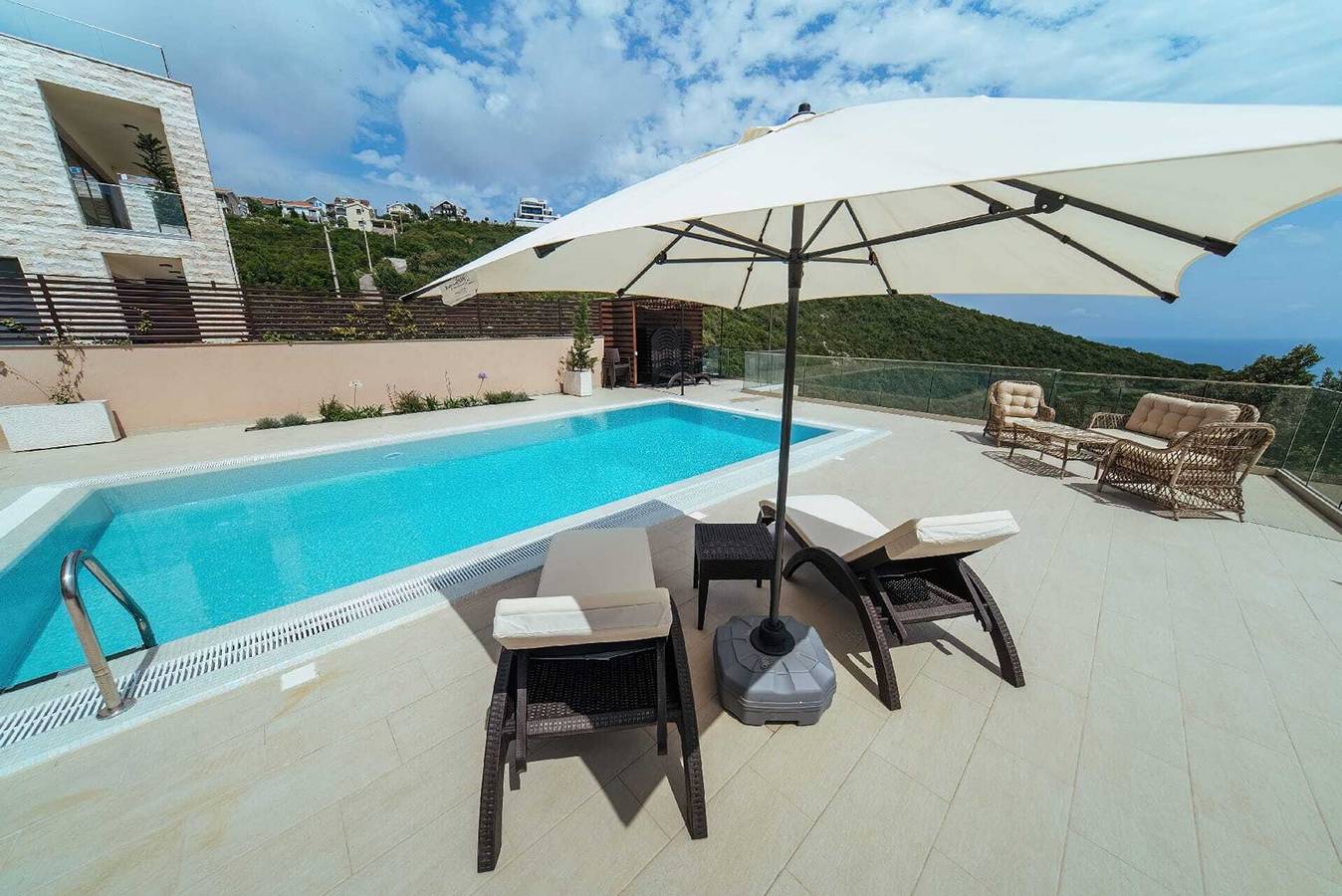 Villa Gaia with Private Pool, Sauna & Spa in Krimovica, Budva Riviera in Opština Kotor