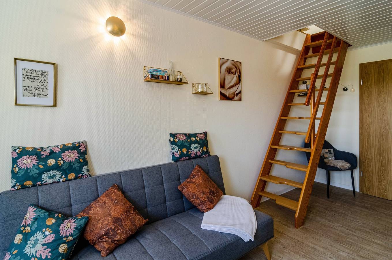 Ganze Wohnung, Ferienwohnung 'Ruheinsel' mit Gemeinschaftsterrasse, Gemeinschaftsgarten und Balkon in Jade, Nordseeküste
