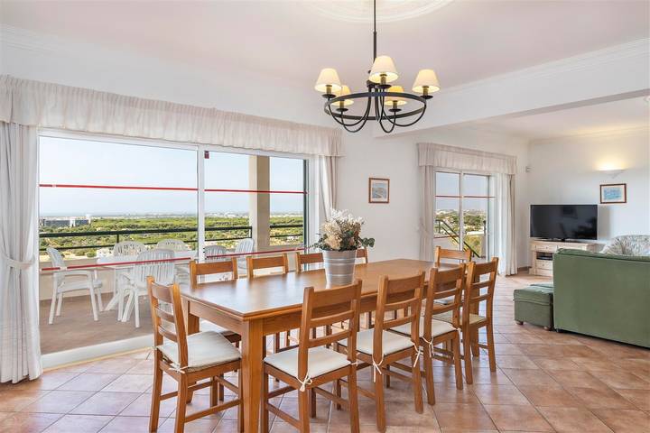 Vila 'Casa Campo' com Vista para o Mar, Piscina Privada, 2 Terraços & Wi-Fi in Boliqueime, Distrito de Faro