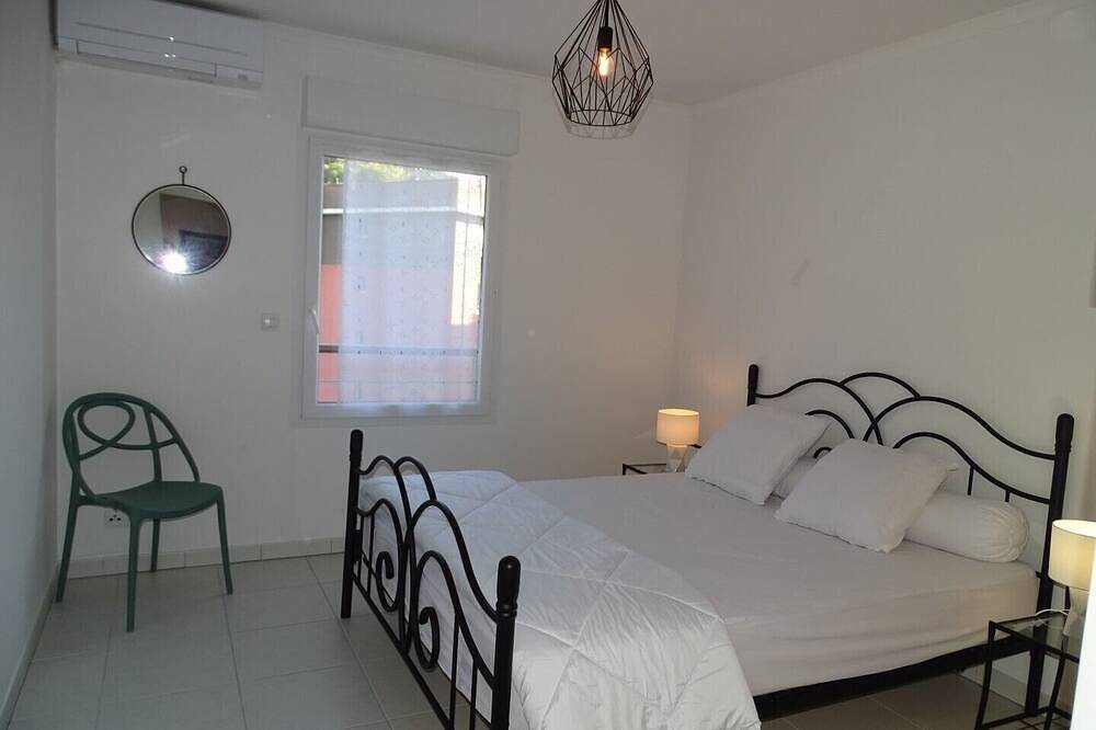 Appartement entier, Appartement pour 5 pers, piscine, internet, proche plage et commerces à pied in Agay, Saint-Raphaël
