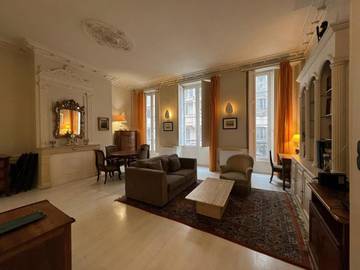Gîte pour 4 personnes, avec balcon dans Cathedrale Saint Andre De Bordeaux