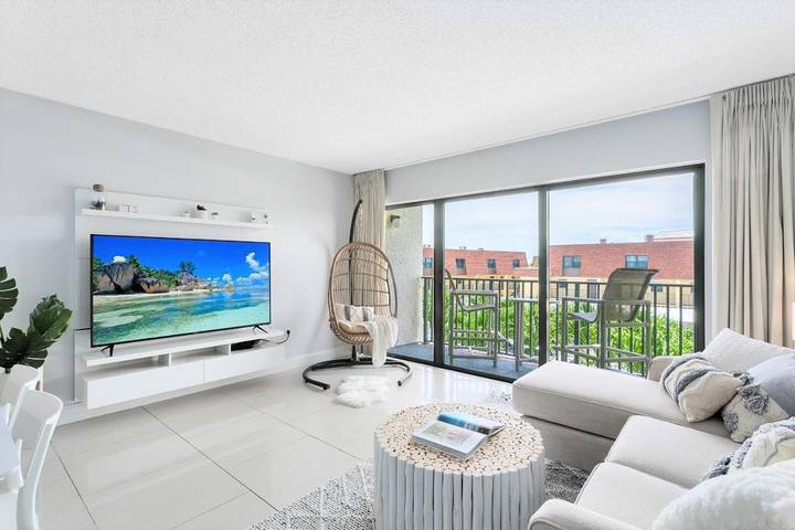 Apartahotel para 6 personas, con piscina y terraza, Se admiten mascotas en Florida