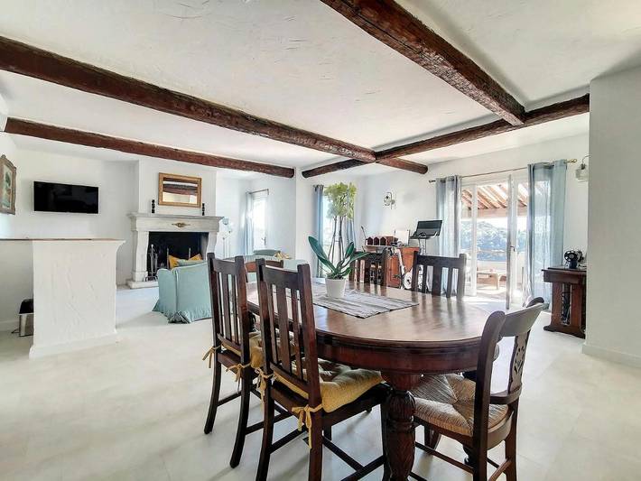 Location de vacances pour 9 personnes, avec piscine ainsi que balcon et jardin à Aspremont - 2
