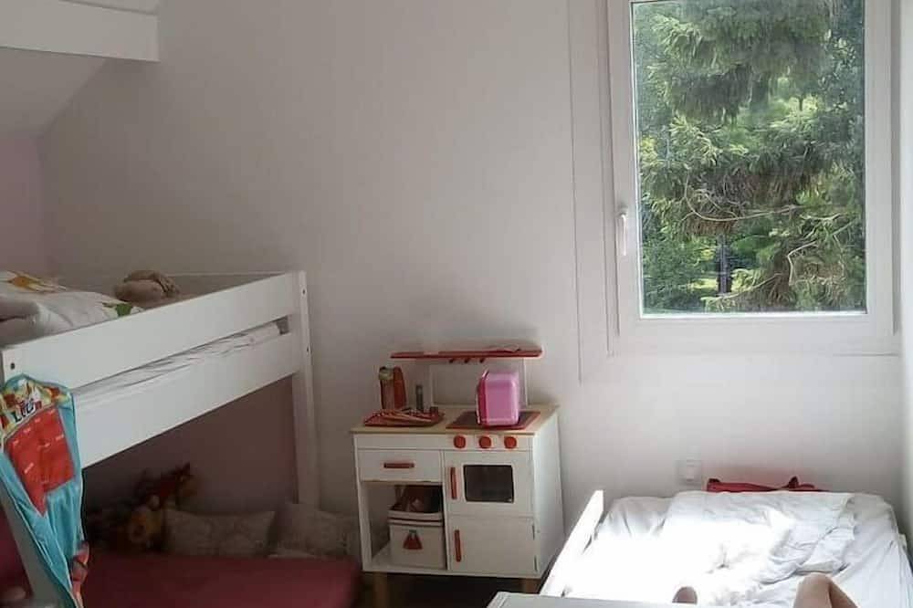 Villa 145m2 modern 4 bedrooms, beautiful terrace and garden near Paris in L'Haÿ-les-Roses, Valle del Marne