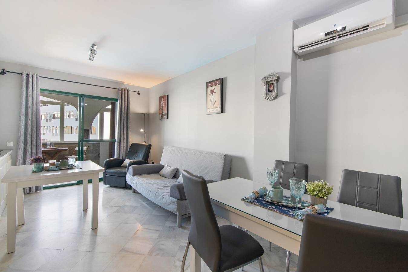 Ganze Wohnung, Ferienwohnung 'El Portil' mit Gemeinschaftspool, Wi-Fi und Klimaanlage in Punta Umbría, Costa de la Luz