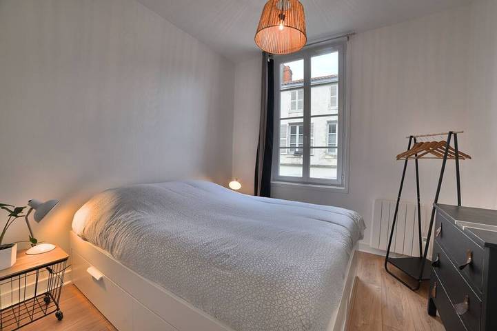 Entire apartment, Great one-bedroom apartment in the heart of the city, fully furnished in La Rochelle, La Rochelle region