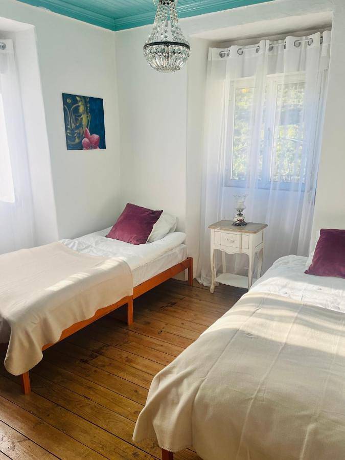 Location de vacances pour 2 personnes, avec vue ainsi que terrasse et jardin dans Alvares - 3