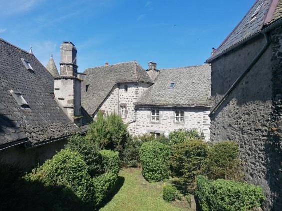 Gîte pour 4 personnes, avec terrasse à Salers (Cantal) - 4