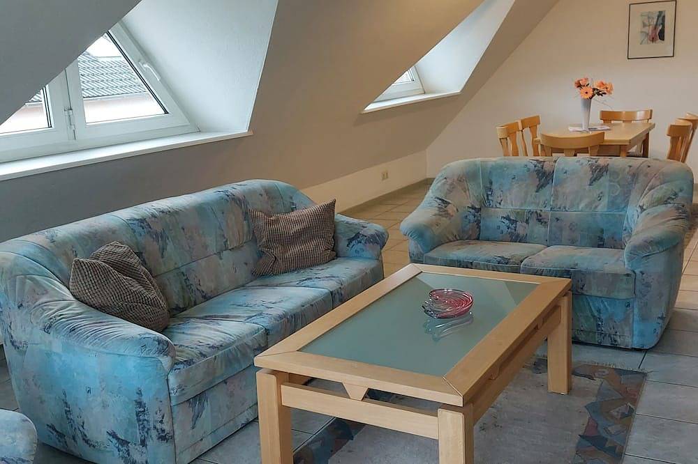 Entire apartment, Large holiday apartment in the attic in Bad Driburg, Kreis Höxter