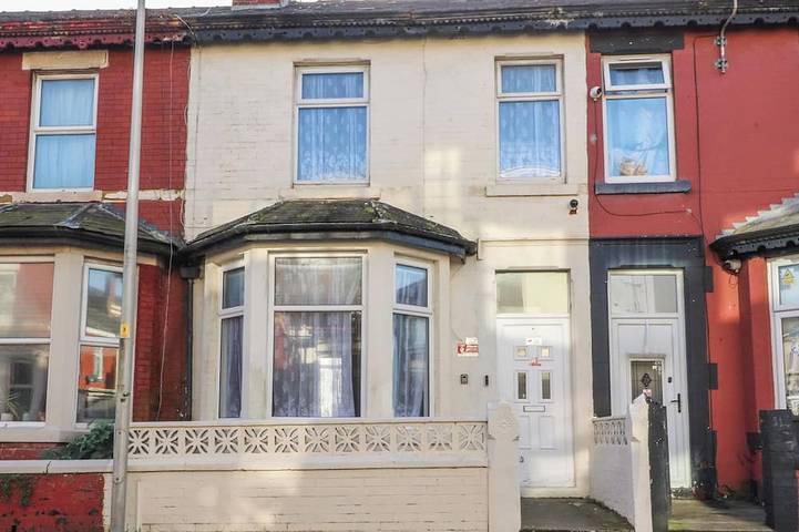 Cottage for 10 people, with garden in Blackpool