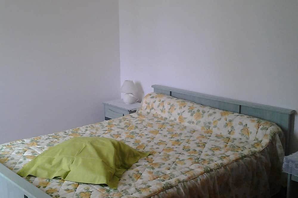 Appartement entier, Dessous De Villa Avec Jardin in Cervione, Arrondissement de Corte