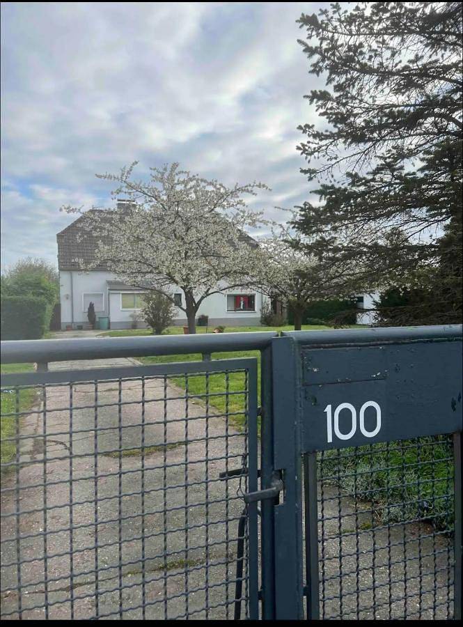 Haus 6 Pers mit Garten 15 min zur Messe Düsseldorf in Krefeld, Niederrhein