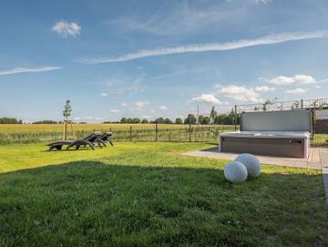 Ferienhaus für 7 Personen, mit Sauna und Garten sowie Terrasse und Ausblick, kinderfreundlich in Göhren-Lebbin
