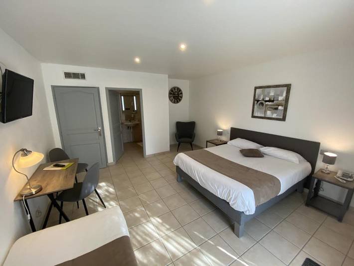 Hôtel pour 2 personnes, avec jardin et piscine, animaux acceptés à Cognac - 3