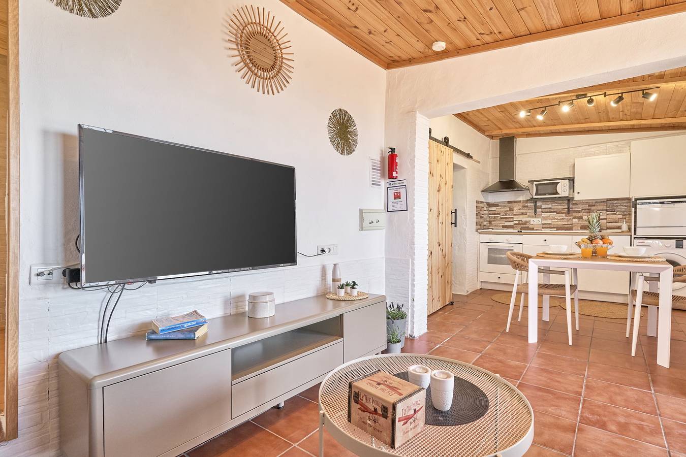 Villa 'Javier' with Sea Views, Private Pool, and Balinese Bed in Torrox Pueblo, Torrox
