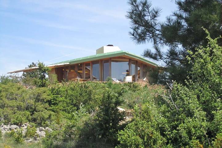 Gîte pour 3 personnes, avec terrasse et jardin