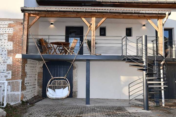 Location de vacances pour 2 personnes, avec balcon ainsi que piscine et jacuzzi, animaux acceptés à La Côte-Saint-André - 3