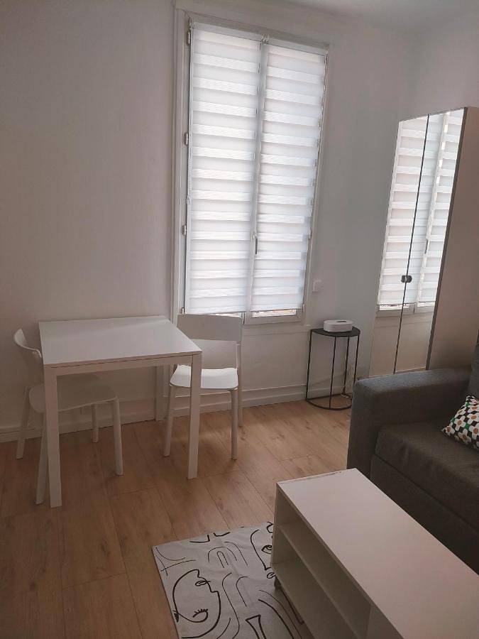 Appartement entier, One-Bedroom Apartment in Aulnay-sous-Bois, Seine-Saint-Denis