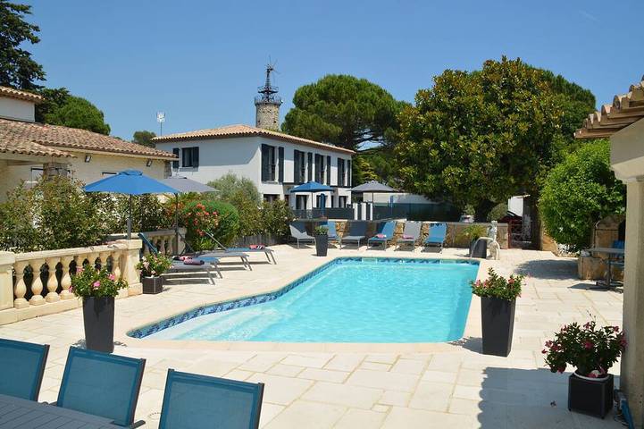 Villa pour 4 personnes, avec terrasse ainsi que jardin et piscine à Mougins