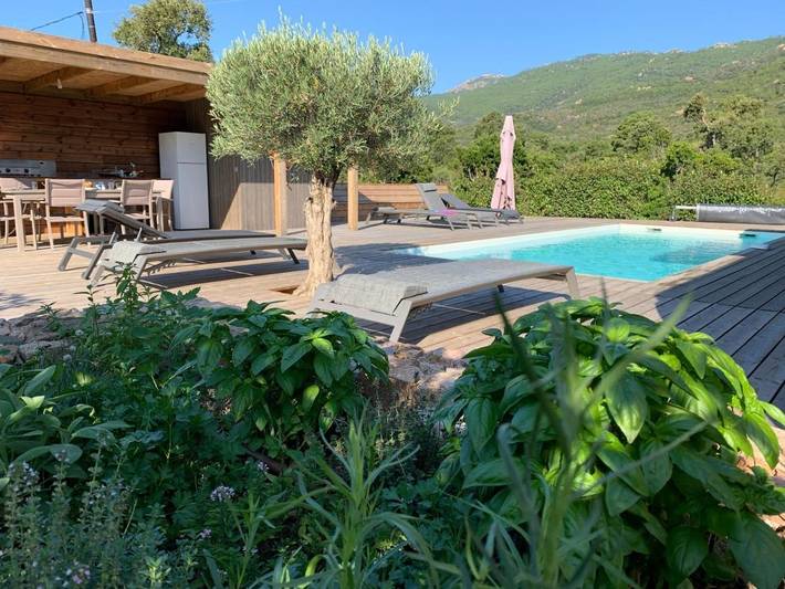 Location de vacances pour 8 personnes, avec Terrasse ainsi que Jardin et Piscine à San-Gavino-di-Carbini - 2