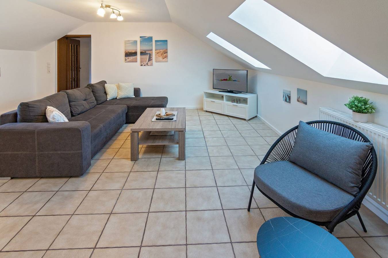 Ganze Wohnung, Gemütliche Oberwohnung Schlafdeich mit Sitzecke in freier Natur in Dornum, Landkreis Aurich