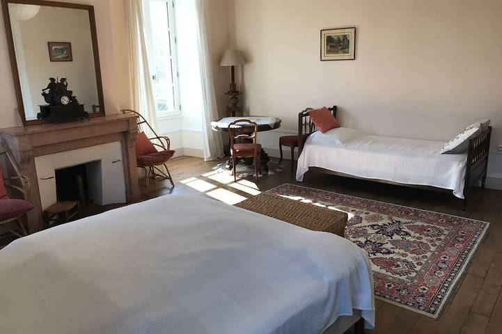 Location de vacances pour 8 personnes, avec jardin à Commarin - 3