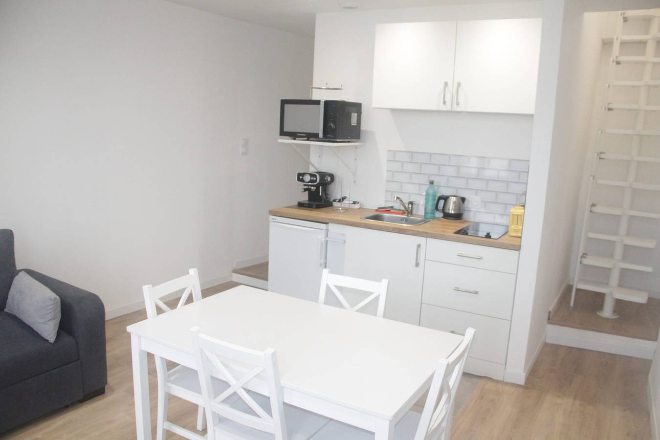 Geheel appartement, Apartment with view on city of Carcassonne in Carcassonne, Vinisce