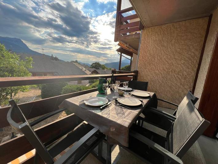 Gîte pour 4 personnes, avec terrasse ainsi que vue et vue sur le lac, animaux acceptés à Baratier - 2