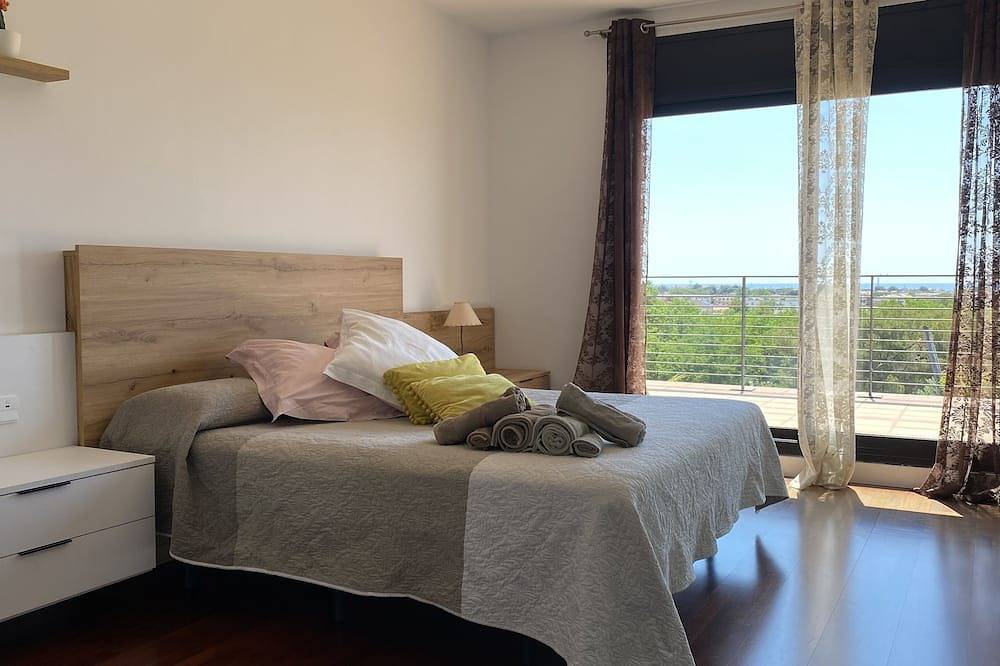 Castelldefels: Haus mit Pool und privatem Garten in Castelldefels, Baix Llobregat