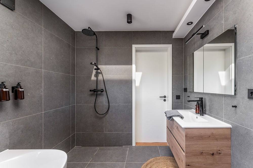 Ganze Wohnung, Penthouse mit Sternenhimmelblick in Harleshausen, Kassel