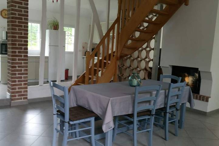 Location de vacances pour 8 personnes, avec Terrasse et Jardin à Vercourt