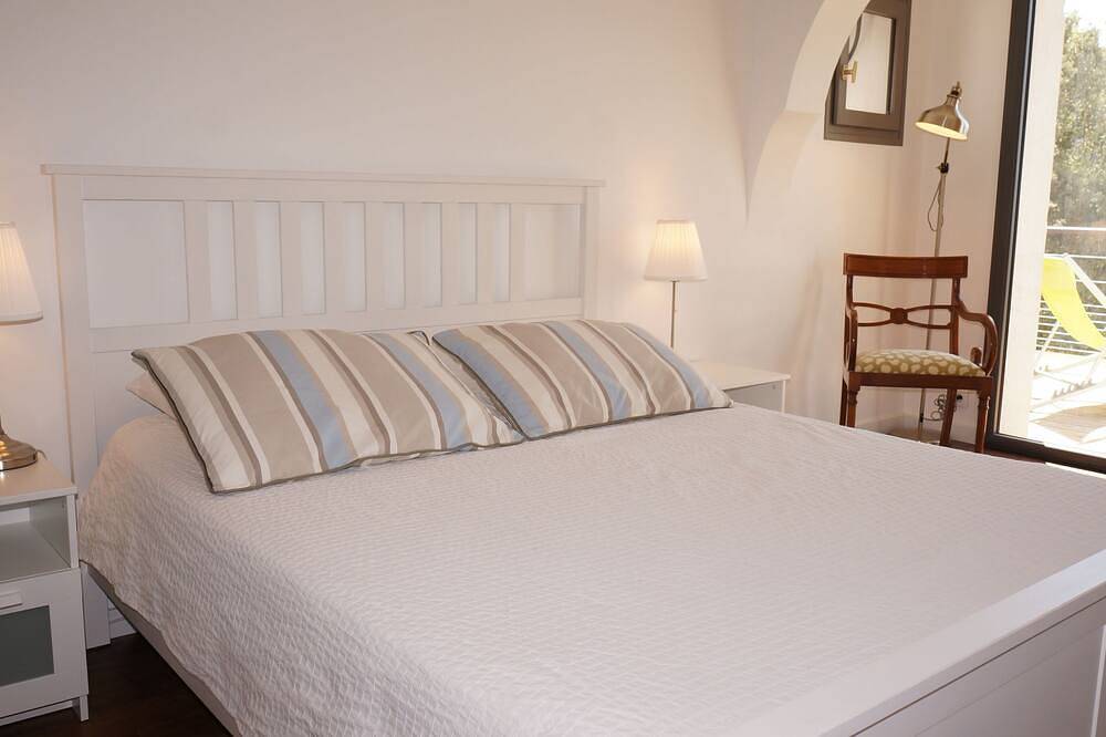 Villa in peace between sea and mountain in Bagnols-en-Forêt, Draguignan region