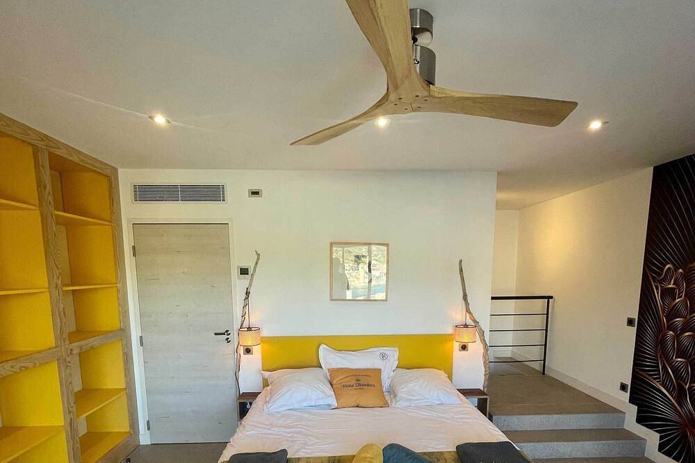 Suite-Deluxe-Eigenes Badezimmer-Meerblick in Cassis, Nationalpark Calanques