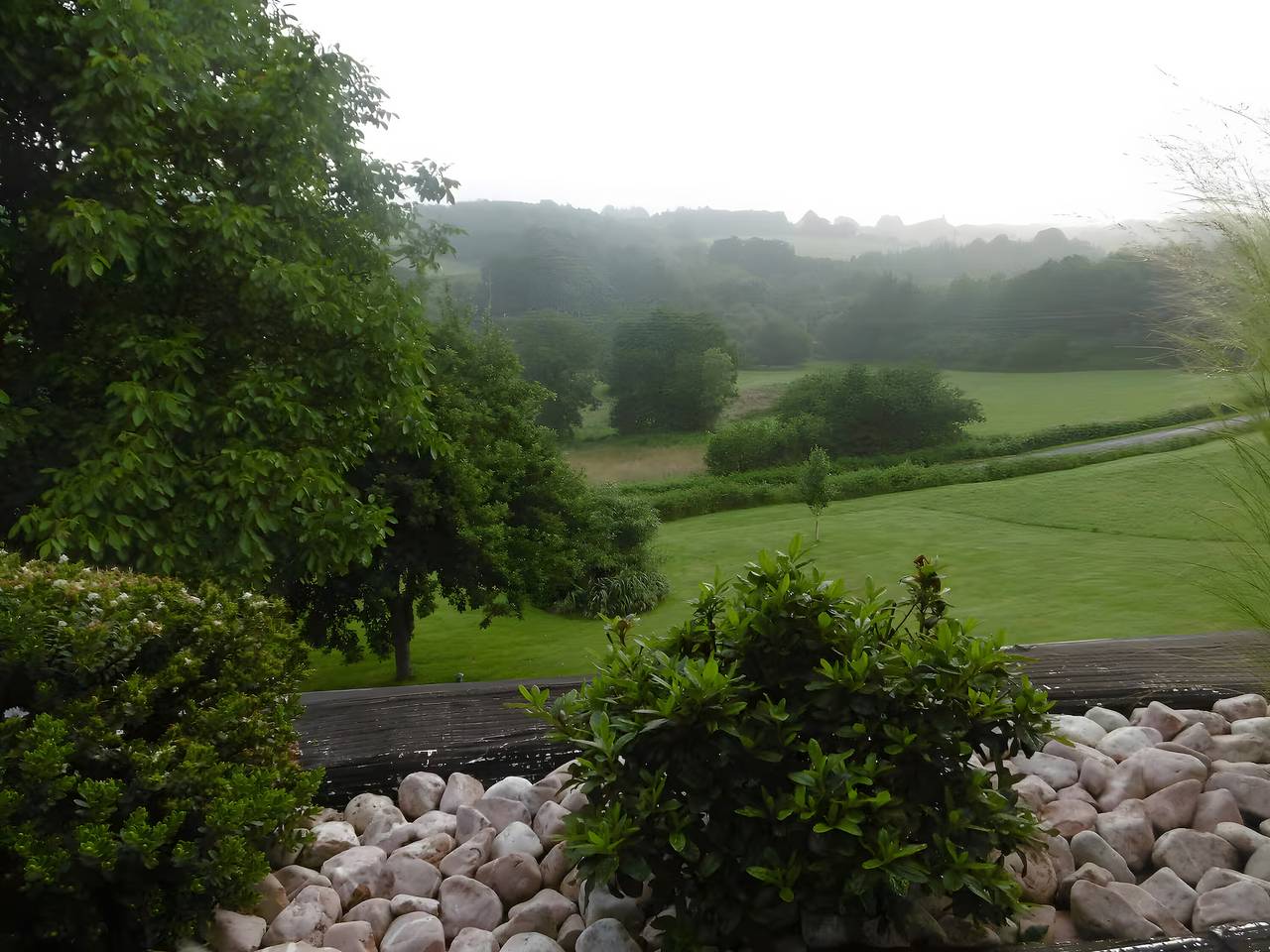 Chambre d’hôtes « A L’abri - An Douar La Terre » avec terrasse, jardin partagés et Wi-Fi in Saint-Nolff, Parc naturel régional du Golfe du Morbihan