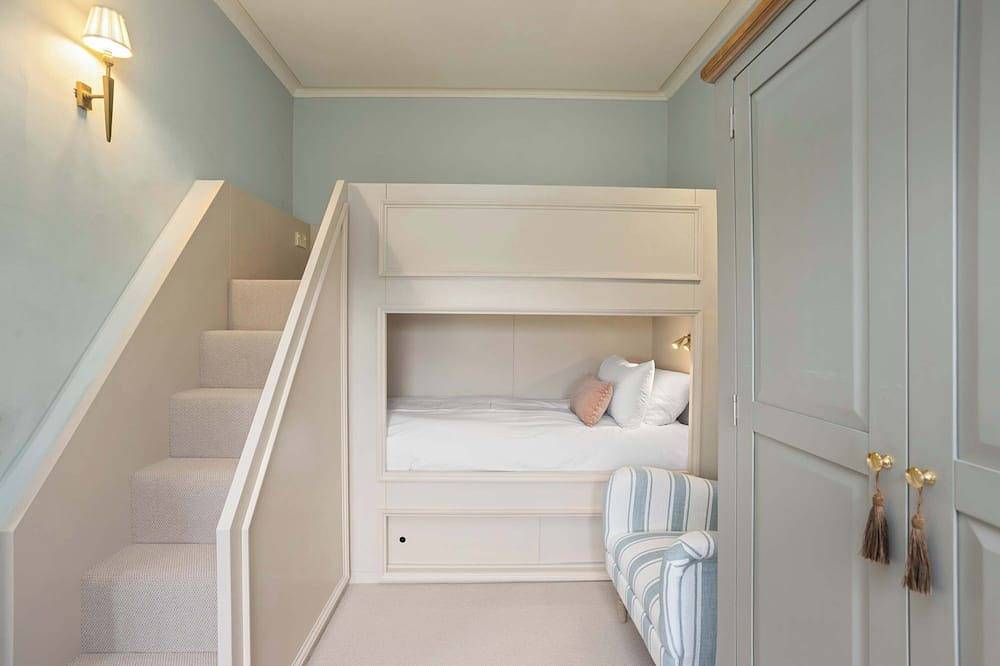Stuart Suite in Leith, Edinburgh